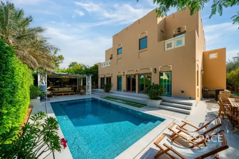 Villa in Al Furjan, Dubai 5 bedrooms, 503 sq.m. № 61527 - photo 1