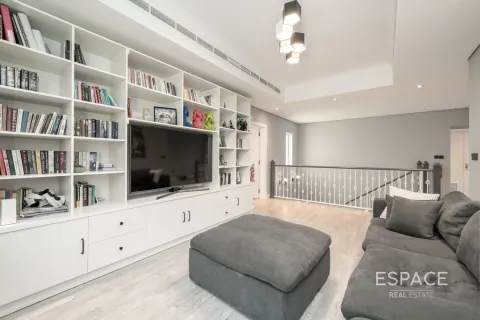 Villa in Al Furjan, Dubai 5 bedrooms, 503 sq.m. № 61527 - photo 9