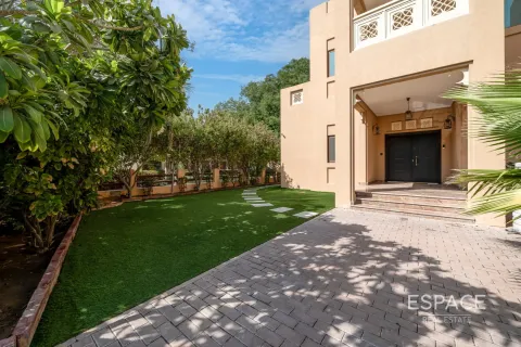 Villa in Al Furjan, Dubai 5 bedrooms, 503 sq.m. № 61527 - photo 15