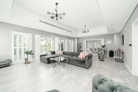 Villa in Al Furjan, Dubai 5 bedrooms, 503 sq.m. № 61527 - photo 2