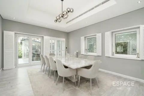 Villa in Al Furjan, Dubai 5 bedrooms, 503 sq.m. № 61527 - photo 8