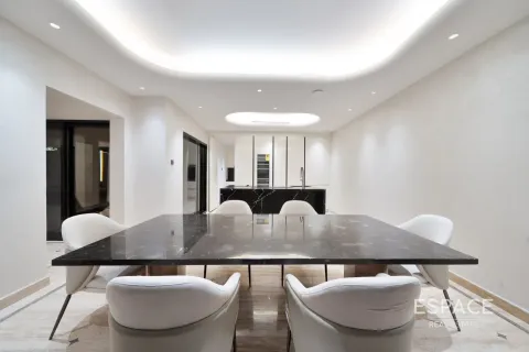 Villa in Meadows, Dubai 4 bedrooms, 332 sq.m. № 61511 - photo 7