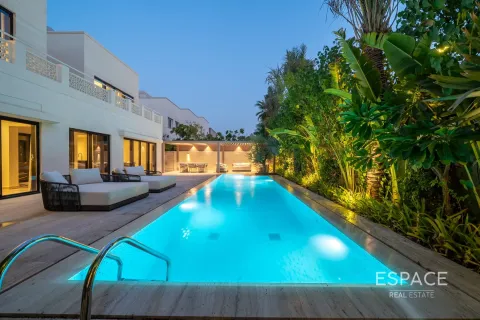 Villa in Meadows, Dubai 4 bedrooms, 332 sq.m. № 61511 - photo 20