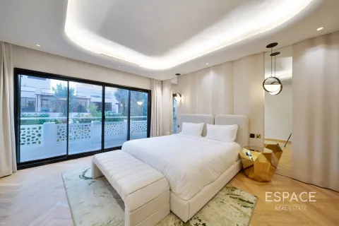 Villa in Meadows, Dubai 4 bedrooms, 332 sq.m. № 61511 - photo 12