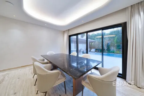 Villa in Meadows, Dubai 4 bedrooms, 332 sq.m. № 61511 - photo 6