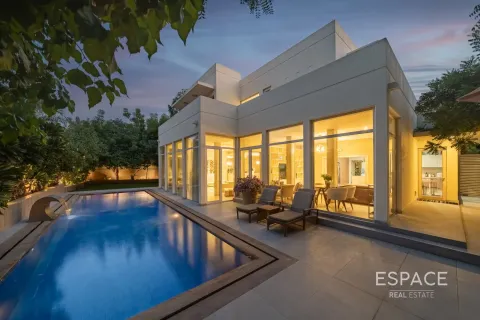 Купить виллу в Арабиан Ранчес, Дубай: 5 спален, 512м², № 61525 - фото 1