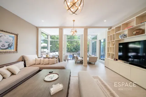 Купить виллу в Арабиан Ранчес, Дубай: 5 спален, 512м², № 61525 - фото 4