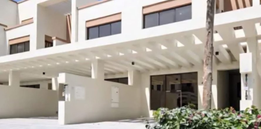 Maison de ville à Dubai, 4 chambres, 143.8 m², № 110512