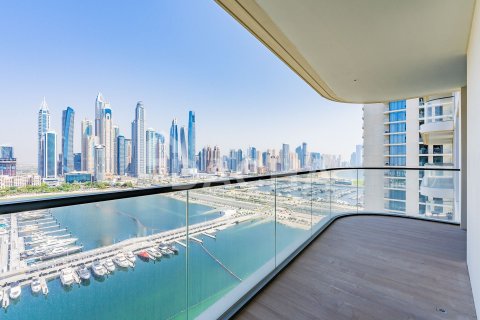 Apartment in EMAAR Beachfront, Dubai Harbour, Dubai 2 bedrooms, 109 sq.m. № 110321 - photo 2