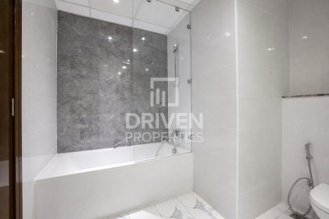 Apartment in Al Habtoor City, Business Bay, Dubai 2 bedrooms, 127.09 sq.m. № 129364 - photo 14