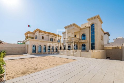 Villa in Al Khawaneej, Dubai 5 bedrooms, 767.66 sq.m. № 129376 - photo 27
