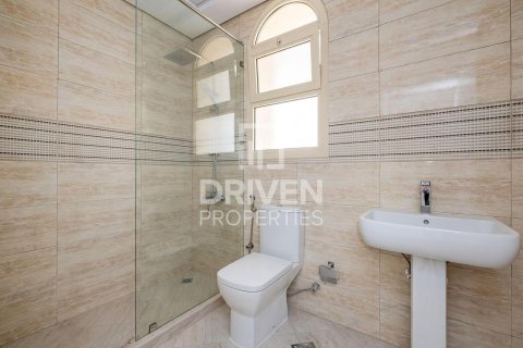 Villa in Al Khawaneej, Dubai 5 bedrooms, 767.66 sq.m. № 129376 - photo 11