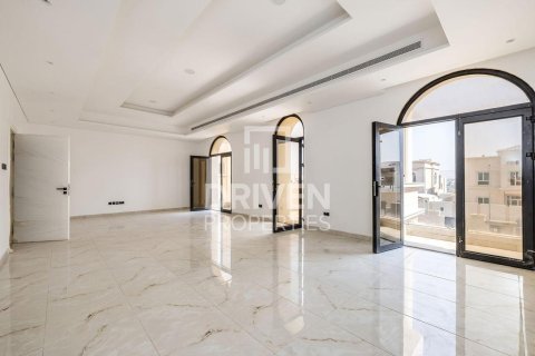 Villa in Al Khawaneej, Dubai 5 bedrooms, 767.66 sq.m. № 129376 - photo 24