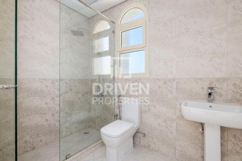 Villa in Al Khawaneej, Dubai 5 bedrooms, 767.66 sq.m. № 129376 - photo 10