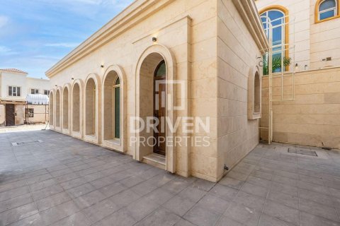 Villa in Al Khawaneej, Dubai 5 bedrooms, 767.66 sq.m. № 129376 - photo 15