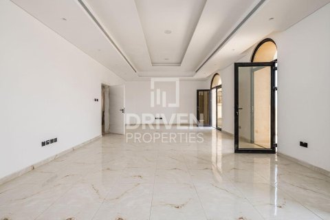 Villa in Al Khawaneej, Dubai 5 bedrooms, 767.66 sq.m. № 129376 - photo 25
