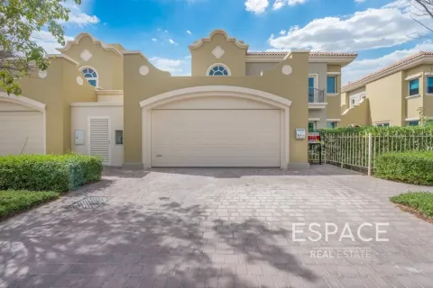 Villa en Victory Heights, Dubai Sports City, Dubai, 5 dormitorios, 446 m², № 78160 - foto 16
