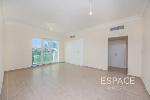 Villa en Victory Heights, Dubai Sports City, Dubai, 5 dormitorios, 446 m², № 78160 - foto 10