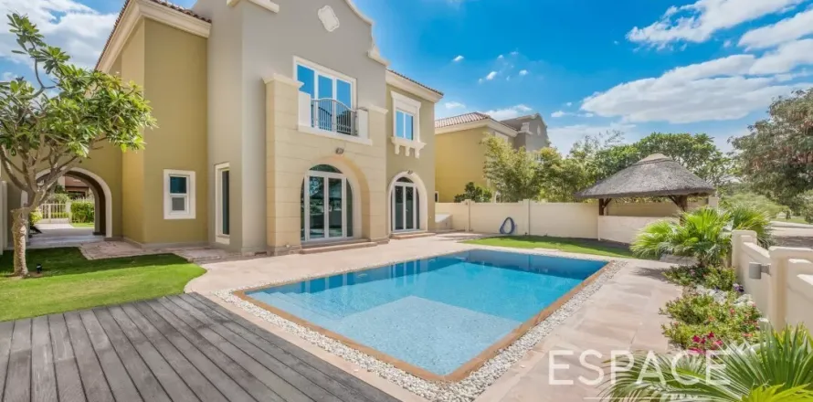 Villa en Victory Heights, Dubai Sports City, Dubai, 5 dormitorios, 446 m², № 78160