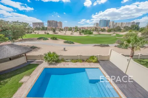Villa en Victory Heights, Dubai Sports City, Dubai, 5 dormitorios, 446 m², № 78160 - foto 13