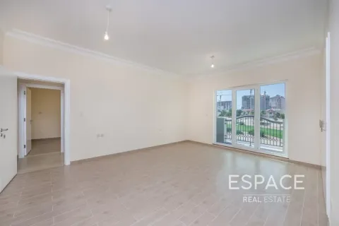 Villa en Victory Heights, Dubai Sports City, Dubai, 5 dormitorios, 446 m², № 78160 - foto 11