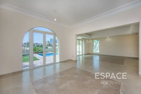 Villa en Victory Heights, Dubai Sports City, Dubai, 5 dormitorios, 446 m², № 78160 - foto 7