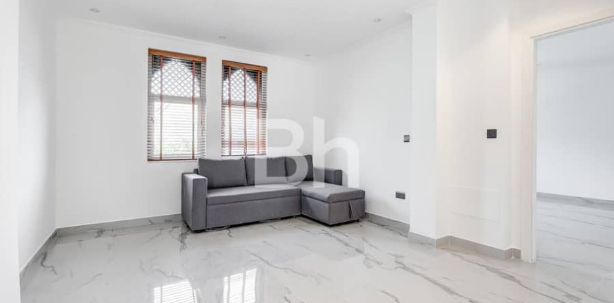 Вилла в Jumeirah Park, Дубай, 3 спальни, 506м², № 57971