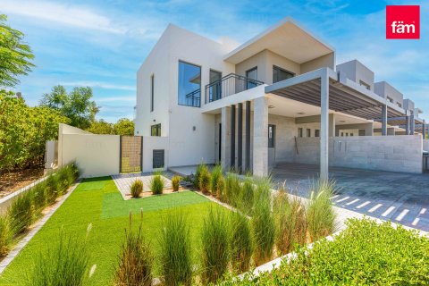 Townhouse in Dubai 4 bedrooms, 260.7 sq.m. № 112782