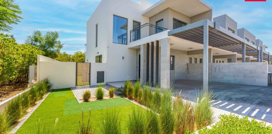 Townhouse in Dubai 4 bedrooms, 260.7 sq.m. № 112782