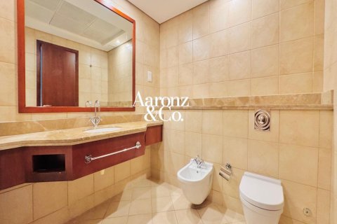 Apartment in Jumeirah Beach Residence, Dubai 3 bedrooms, 242 sq.m. № 138132 - photo 11