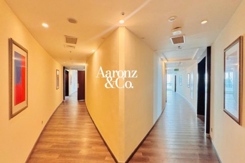Apartment in Jumeirah Beach Residence, Dubai 3 bedrooms, 242 sq.m. № 138132 - photo 7
