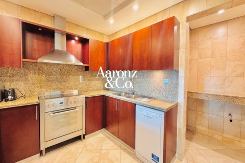 Apartment in Jumeirah Beach Residence, Dubai 3 bedrooms, 242 sq.m. № 138132 - photo 9