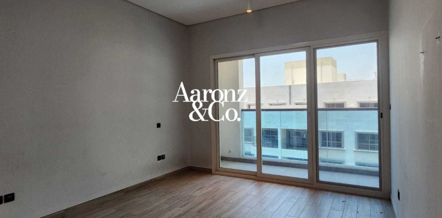 Apartment in Jumeirah Village Triangle, Dubai 3 bedrooms, 203 sq.m. № 138138
