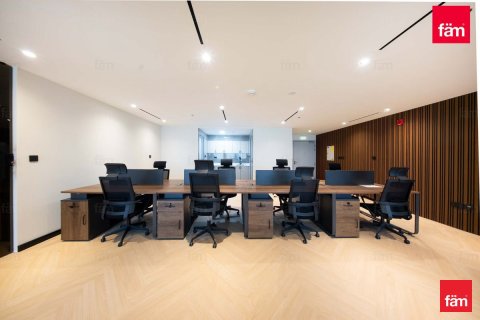 Bureau à Dubai, 163.7 m², № 84883 - photo 2
