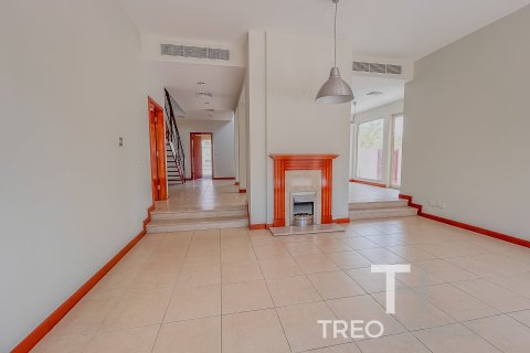 Снять в аренду виллу в Арабиан Ранчес, Дубай: 3 спальни, 299м², № 13539 - фото 6