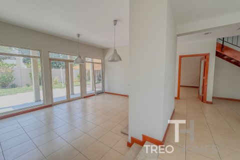 Снять в аренду виллу в Арабиан Ранчес, Дубай: 3 спальни, 299м², № 13539 - фото 9
