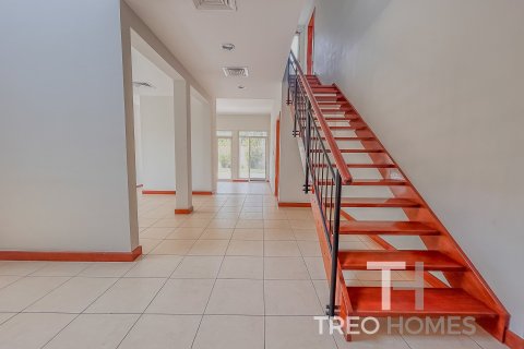 Снять в аренду виллу в Арабиан Ранчес, Дубай: 3 спальни, 299м², № 13539 - фото 3