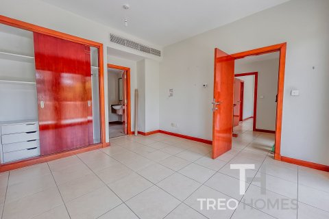 Снять в аренду виллу в Арабиан Ранчес, Дубай: 3 спальни, 299м², № 13539 - фото 15