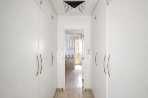 Villa à The Lakes, Dubai, 3 chambres, 436.74 m², № 129901 - photo 4