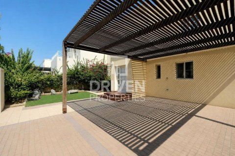 Villa à The Lakes, Dubai, 3 chambres, 436.74 m², № 129901 - photo 11