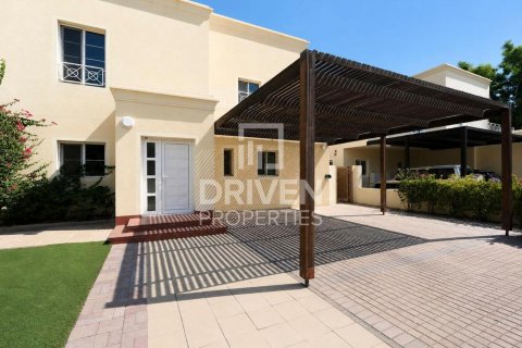 Villa à The Lakes, Dubai, 3 chambres, 436.74 m², № 129901 - photo 9
