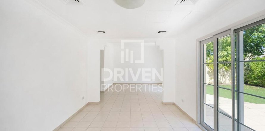 Villa à The Lakes, Dubai, 3 chambres, 436.74 m², № 129901
