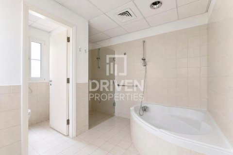 Villa à The Lakes, Dubai, 3 chambres, 436.74 m², № 129901 - photo 6