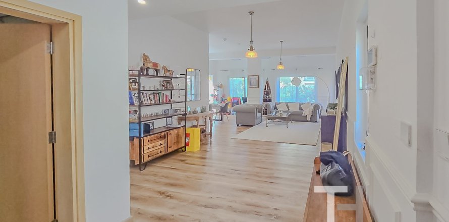 Villa à Dubai, 3 chambres, 325 m², № 13400