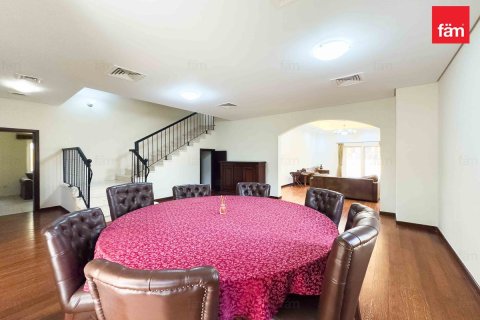 Villa en Dubai, 5 dormitorios, 561 m², № 95780 - foto 5