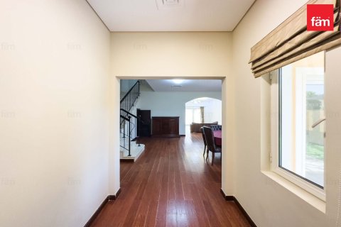 Villa en Dubai, 5 dormitorios, 561 m², № 95780 - foto 6