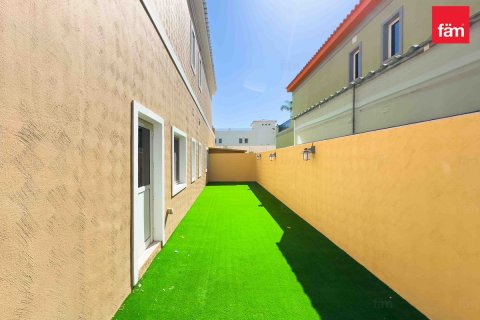 Villa en Dubai, 5 dormitorios, 561 m², № 95780 - foto 16