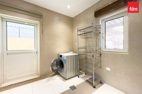 Villa en Dubai, 5 dormitorios, 561 m², № 95780 - foto 11