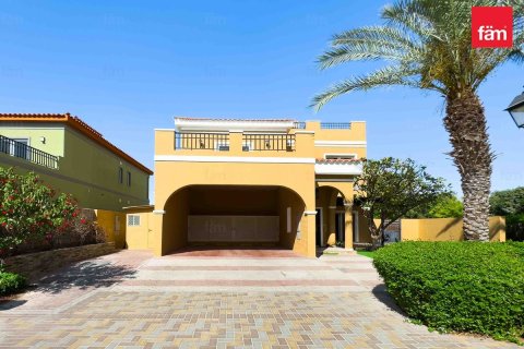 Villa en Dubai, 5 dormitorios, 561 m², № 95780