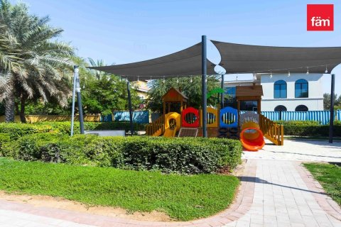 Villa en Dubai, 5 dormitorios, 561 m², № 95780 - foto 15